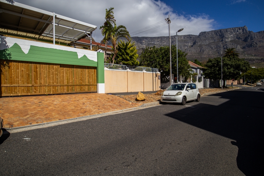 To Let 3 Bedroom Property for Rent in Vredehoek Western Cape